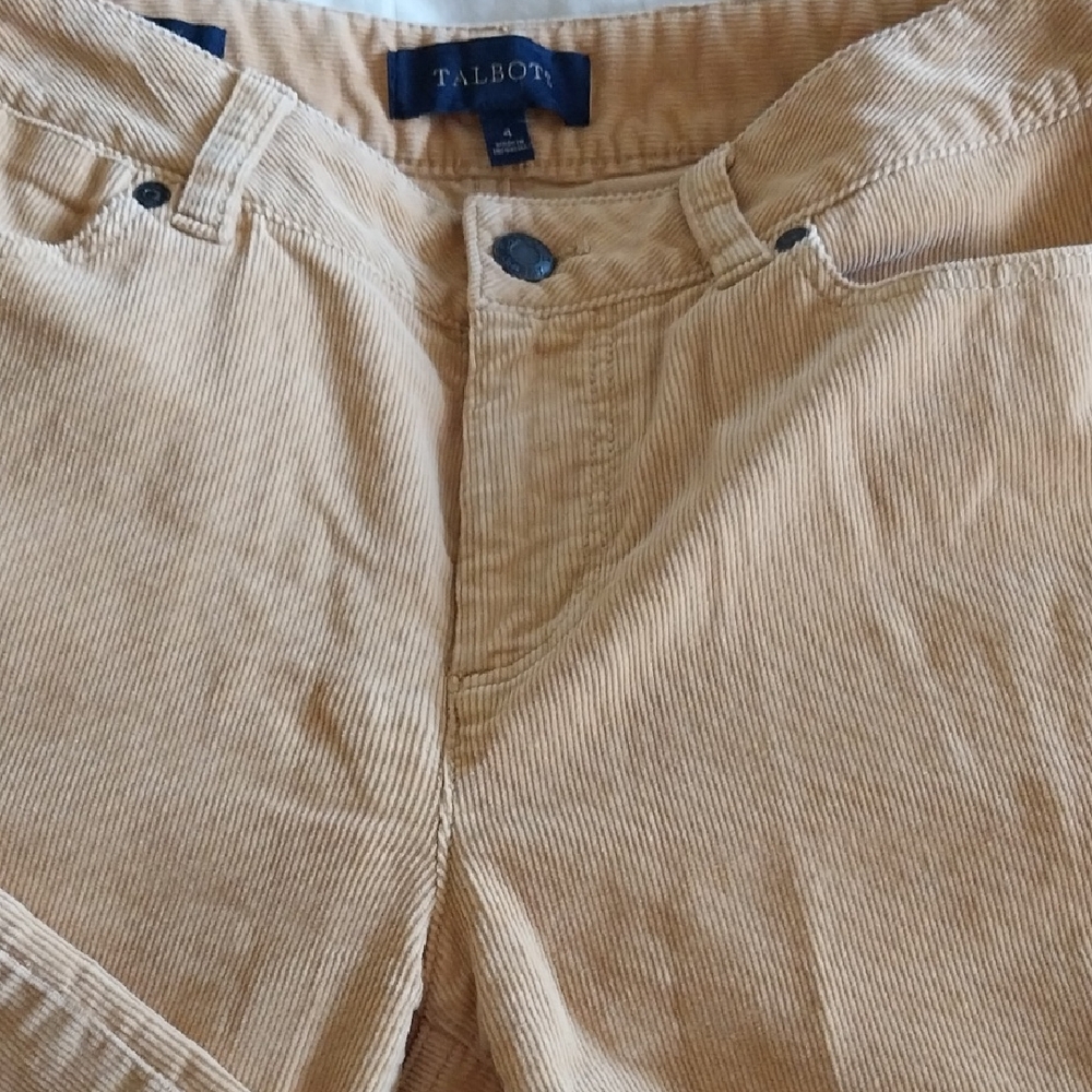 Talbots Buttercup Corduroy Jeans.  Straight Leg.  Size 4 Curvy.